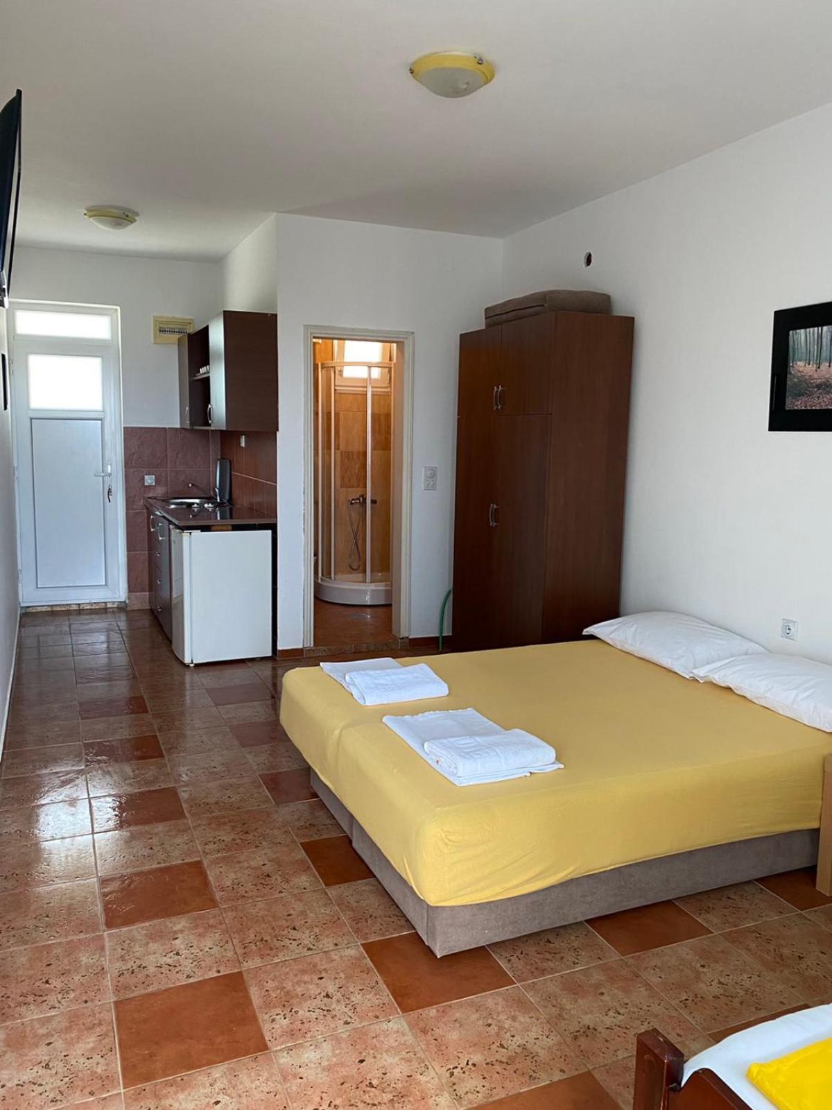 Apartments Vila Kurtagic Dobra Voda Δωμάτιο φωτογραφία